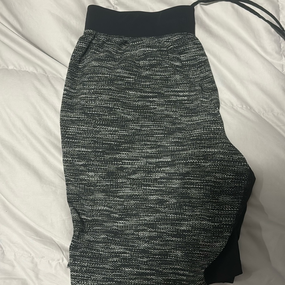 Lululemon T.H.E. Shorts 9”